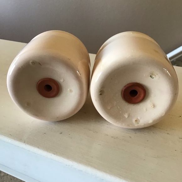 Vintage Franciscan USA Soft Pink Fiesta Salt & Pepper Shakers - Picture 3 of 3